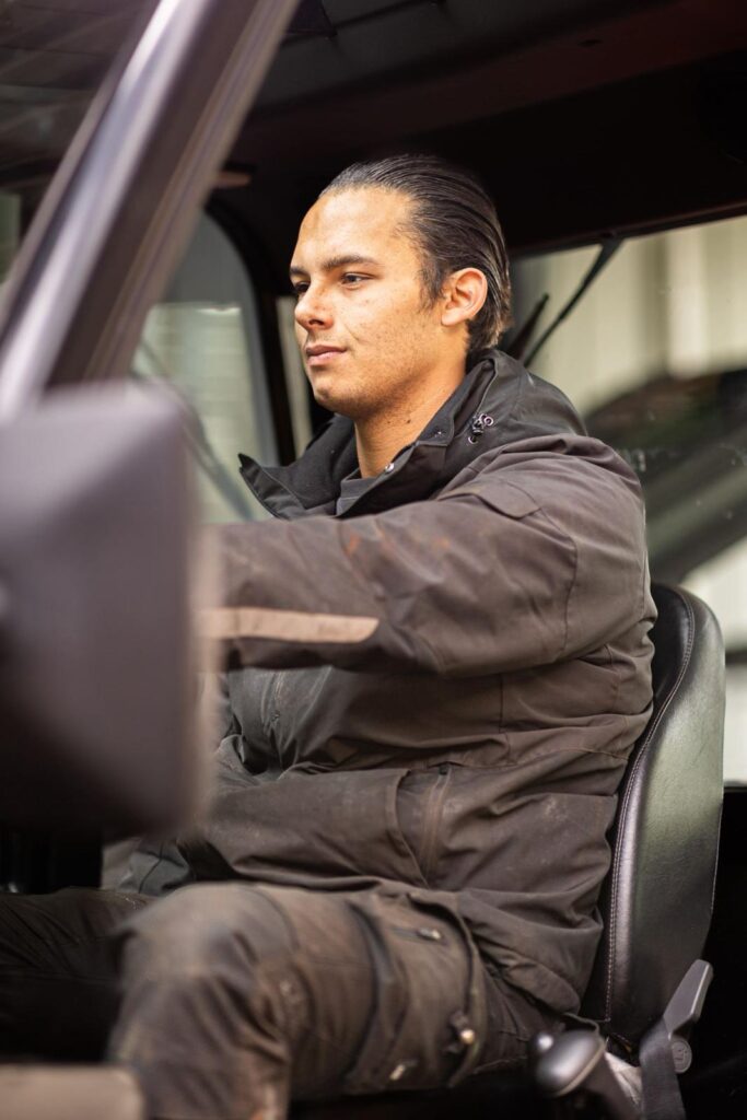 WhatsApp Image 2025-11-04 at 18.10.17-2